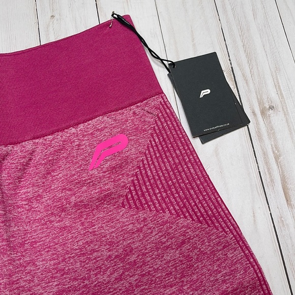 NWT. Pursue Fitness ADAPT seamless shorts.  Size MEDIUM.  Color:  Power Pink. - Picture 5 of 12